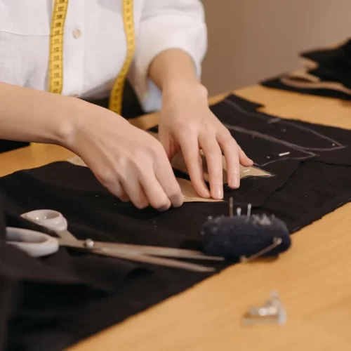 Come scegliere una sartoria a Roma: guida pratica al su misura e alle modifiche