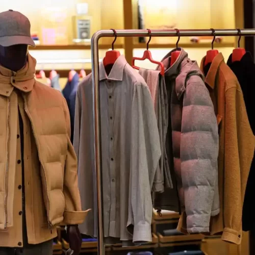 Vendita abbigliamento casual uomo a Latina: guida pratica allo stile urbano