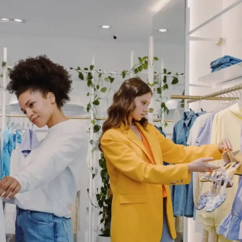 Abbigliamento con grafiche personalizzate a Treviso: guida operativa con Erreti S.R.L.