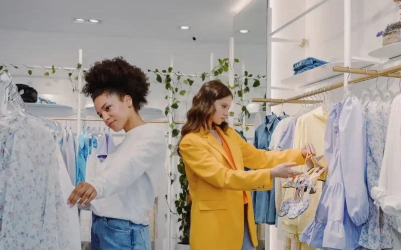 Abbigliamento con grafiche personalizzate a Treviso: guida operativa con Erreti S.R.L.